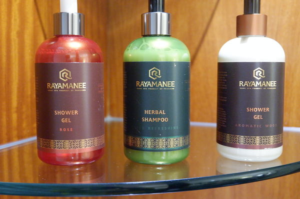 【好物推薦】泰國香氛 RAYAMANEE Shower Gel &#038; Herbal Shampoo @貝大小姐的多元心宇宙