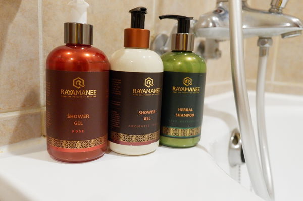 【好物推薦】泰國香氛 RAYAMANEE Shower Gel &#038; Herbal Shampoo @貝大小姐的多元心宇宙