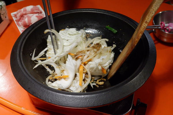 【台中 西區美食推薦】食藝石頭火鍋 @貝大小姐的多元心宇宙