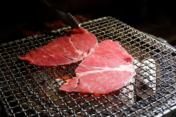 【基隆 仁愛區】月桂炭火燒肉 吃到飽 @貝大小姐的多元心宇宙