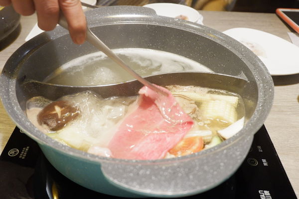 【台北 信義安和站美食】飛驒牛釧井海鮮鍋物 @貝大小姐的多元心宇宙