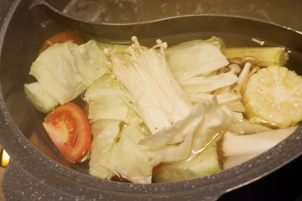 【台北 信義安和站美食】飛驒牛釧井海鮮鍋物 @貝大小姐的多元心宇宙