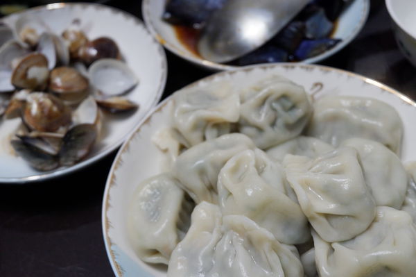 【網購美食】菇貓水餃＋草莓優格冰淇淋+嚴選厚片蔥油餅 @貝大小姐的多元心宇宙
