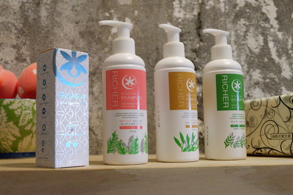 【好物推薦】RICHER瑞奇頭皮滋養系列：染燙護色保濕洗髮精、茶樹控油洗髮精、胺基酸神護潤髮乳、頭皮滋養液 @貝大小姐的多元心宇宙