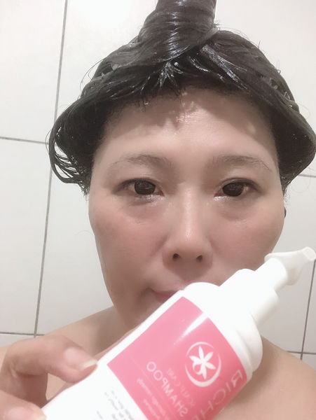 【好物推薦】RICHER瑞奇頭皮滋養系列：染燙護色保濕洗髮精、茶樹控油洗髮精、胺基酸神護潤髮乳、頭皮滋養液 @貝大小姐的多元心宇宙