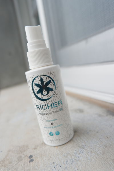 【好物推薦】RICHER瑞奇頭皮滋養系列：染燙護色保濕洗髮精、茶樹控油洗髮精、胺基酸神護潤髮乳、頭皮滋養液 @貝大小姐的多元心宇宙
