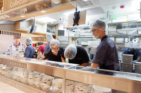 【台北 中山站美食】黃亞細肉骨茶 新光三越南西店 @貝大小姐的多元心宇宙
