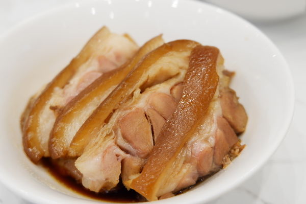 【台北 中山站美食】黃亞細肉骨茶 新光三越南西店 @貝大小姐的多元心宇宙