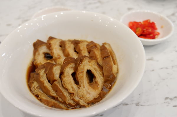 【台北 中山站美食】黃亞細肉骨茶 新光三越南西店 @貝大小姐的多元心宇宙