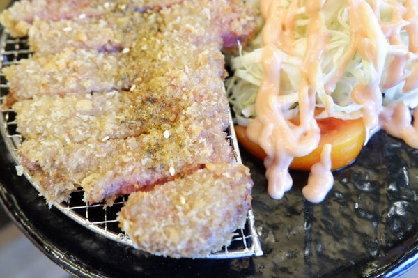 【台中 一中商圈】大勝牛かつ日式平價炸牛排專門店   X 安柏花園 Amber garden flower dounts @貝大小姐的多元心宇宙