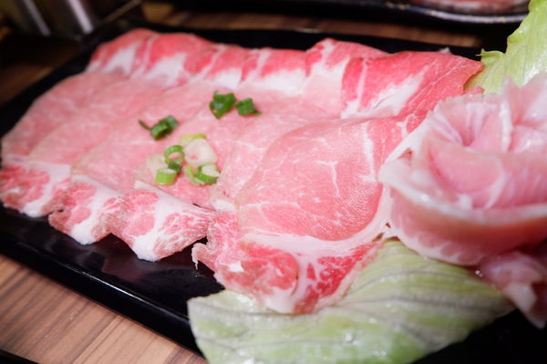 【台北 公館站美食】戰醬燒肉 / 寵物友善燒烤餐廳 / 燒肉吃到飽 @貝大小姐的多元心宇宙