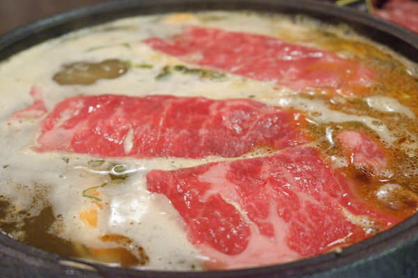 【台北 松江南京站美食】嗨蝦蝦三杯醉蝦石頭鍋吃到飽 @貝大小姐的多元心宇宙