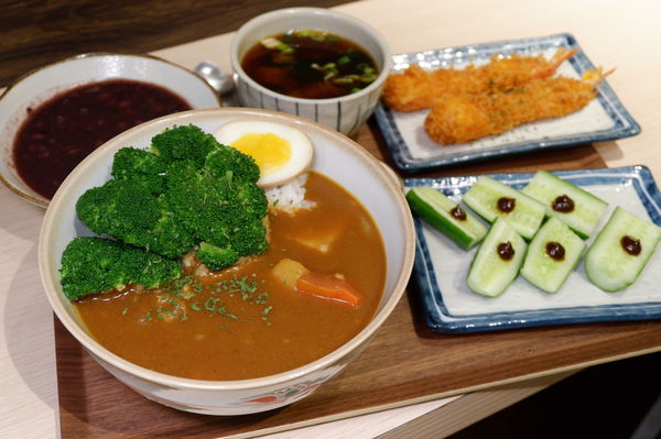 【台北 八德路美食】小吉咖哩 八德店 @貝大小姐的多元心宇宙