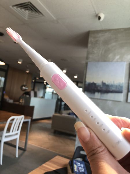 【淘寶開箱】德國鉑瑞BR-Z1充電式電動牙刷 + Gracebabi美妝蛋組合 @貝大小姐的多元心宇宙