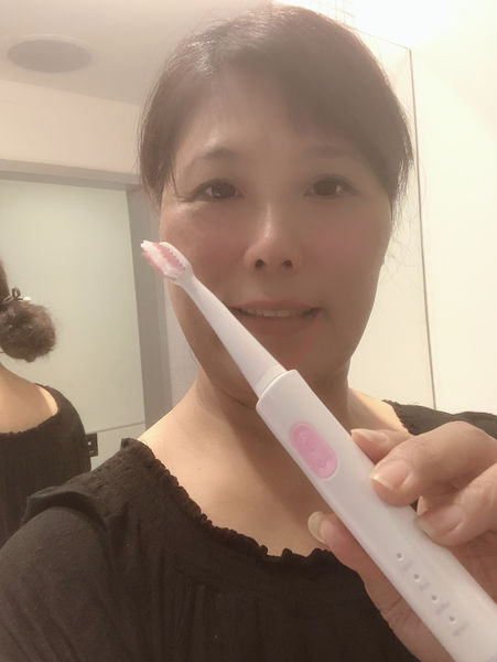 【淘寶開箱】德國鉑瑞BR-Z1充電式電動牙刷 + Gracebabi美妝蛋組合 @貝大小姐的多元心宇宙