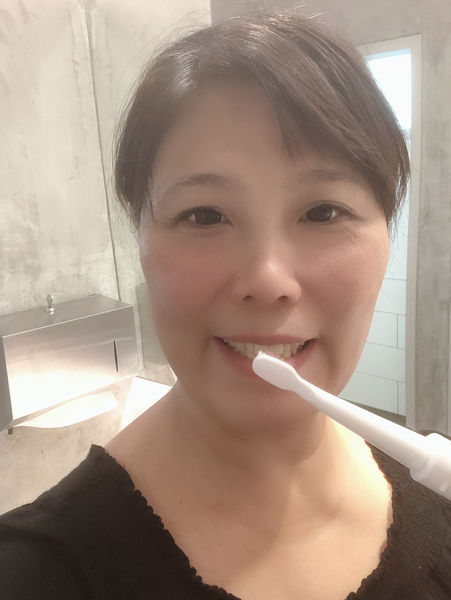 【淘寶開箱】德國鉑瑞BR-Z1充電式電動牙刷 + Gracebabi美妝蛋組合 @貝大小姐的多元心宇宙