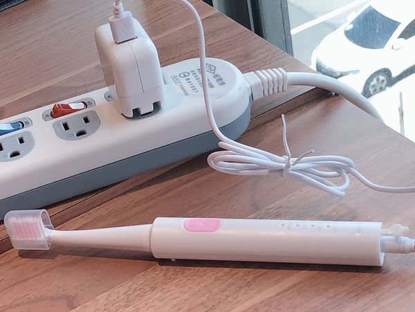 【淘寶開箱】德國鉑瑞BR-Z1充電式電動牙刷 + Gracebabi美妝蛋組合 @貝大小姐的多元心宇宙