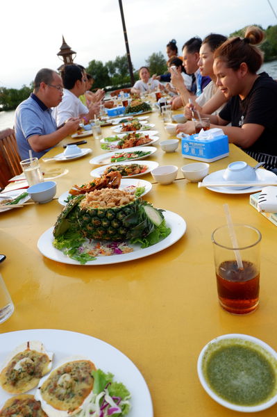 【泰國 曼谷美食】哇萊篷餐廳 เรืองฤทธิ์ ซีฟู้ด Ruengrit Seafood @貝大小姐的多元心宇宙