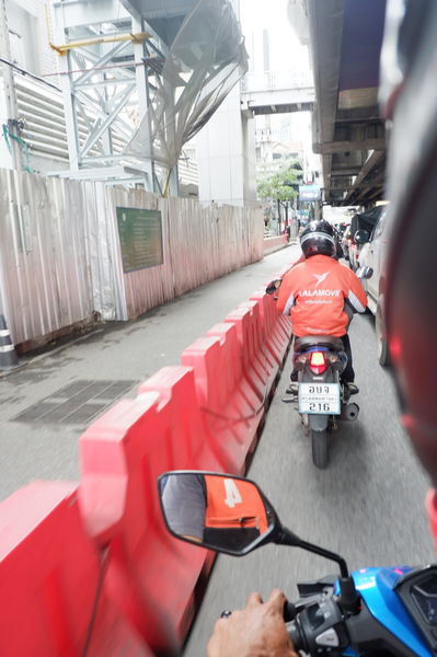 【泰國 曼谷交通工具】摩托計程車 Motorbike Taxi มอเตอร์ไซค์รับจ้าง @貝大小姐的多元心宇宙