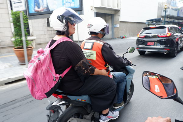 【泰國 曼谷交通工具】摩托計程車 Motorbike Taxi มอเตอร์ไซค์รับจ้าง @貝大小姐的多元心宇宙