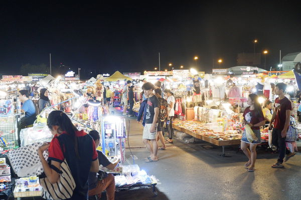 【泰國 曼谷夜市】理杜安夜市 Liab Duan Night Market ตลาดนัดเลียบด่วน @貝大小姐的多元心宇宙