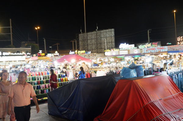 【泰國 曼谷夜市】理杜安夜市 Liab Duan Night Market ตลาดนัดเลียบด่วน @貝大小姐的多元心宇宙