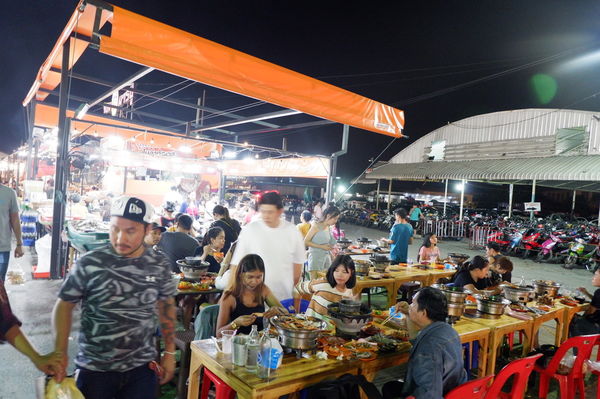 【泰國 曼谷夜市】理杜安夜市 Liab Duan Night Market ตลาดนัดเลียบด่วน @貝大小姐的多元心宇宙