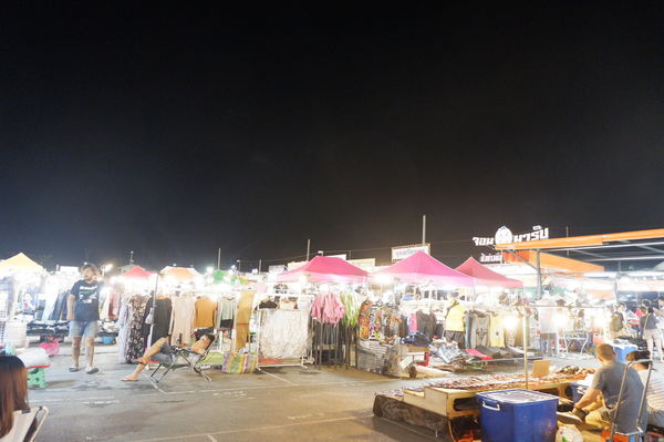 【泰國 曼谷夜市】理杜安夜市 Liab Duan Night Market ตลาดนัดเลียบด่วน @貝大小姐的多元心宇宙