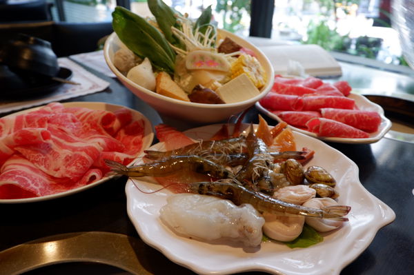 【台北 忠孝復興站美食】東區亞都迷你火鍋 @貝大小姐的多元心宇宙