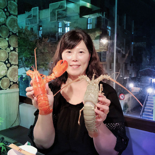 【新北 淡水燒肉吃到飽推薦】燒肉眾精緻炭火燒肉 淡水老街店 / 千元有找！！龍蝦人人一尾超滿足還有味噌龍蝦湯冬天超暖胃 @貝大小姐的多元心宇宙