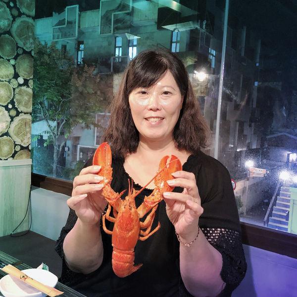 【新北 淡水燒肉吃到飽推薦】燒肉眾精緻炭火燒肉 淡水老街店 / 千元有找！！龍蝦人人一尾超滿足還有味噌龍蝦湯冬天超暖胃 @貝大小姐的多元心宇宙