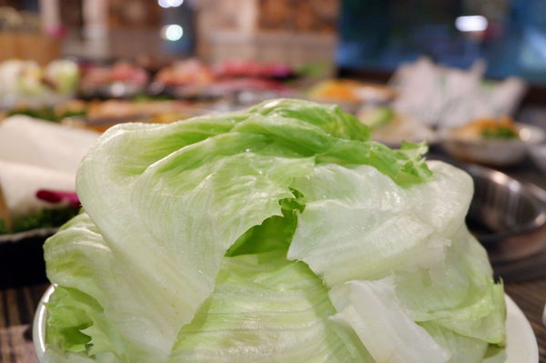 【新北 淡水燒肉吃到飽推薦】燒肉眾精緻炭火燒肉 淡水老街店 / 千元有找！！龍蝦人人一尾超滿足還有味噌龍蝦湯冬天超暖胃 @貝大小姐的多元心宇宙