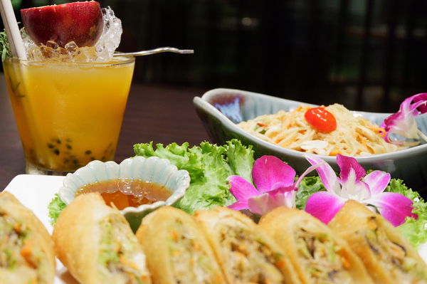 【台北 忠孝復興站餐酒推薦】Thai Cook泰酷泰國料理 週三調酒之夜 @貝大小姐的多元心宇宙