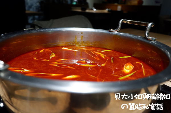 【台北 大安站】洪爺麻辣鴛鴦鍋 復興店 /大安區火鍋推薦、大安區麻辣火鍋推薦 @貝大小姐的多元心宇宙