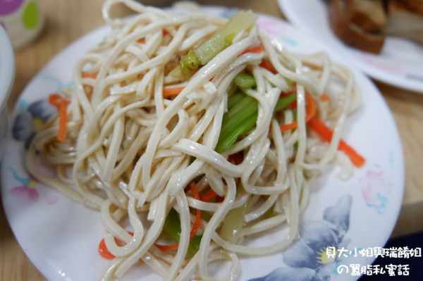【台中 西區美食】台中黃家蒸餃 @貝大小姐的多元心宇宙
