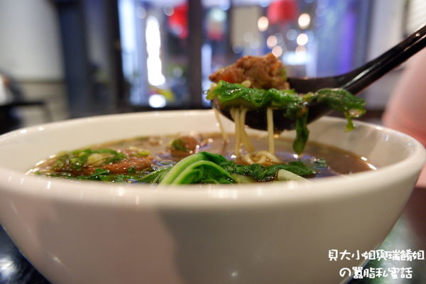 【新北 板橋牛肉麵推薦】黑霸牛肉麵板橋店 @貝大小姐的多元心宇宙