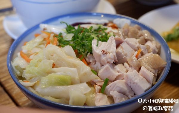 【新北 板橋雞肉飯】兩津號雞肉飯 新埔站美食 @貝大小姐的多元心宇宙